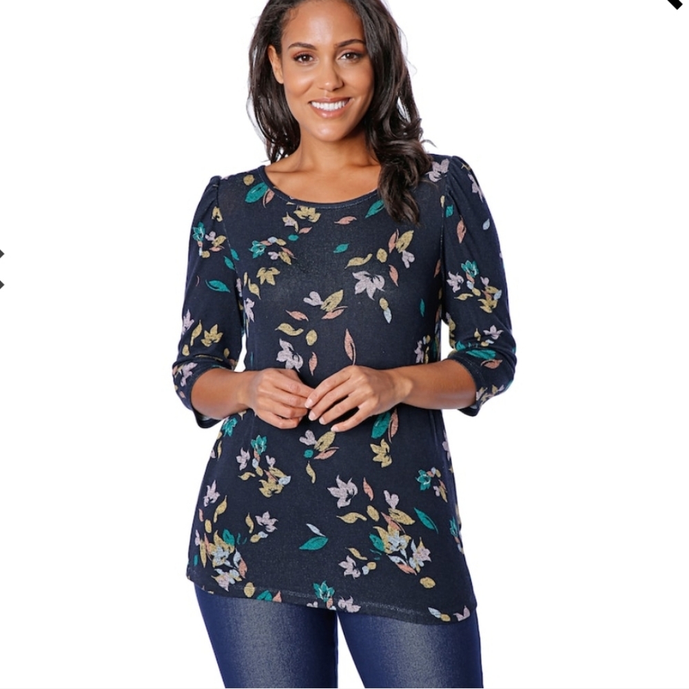 Nwt Soft Leaf top
